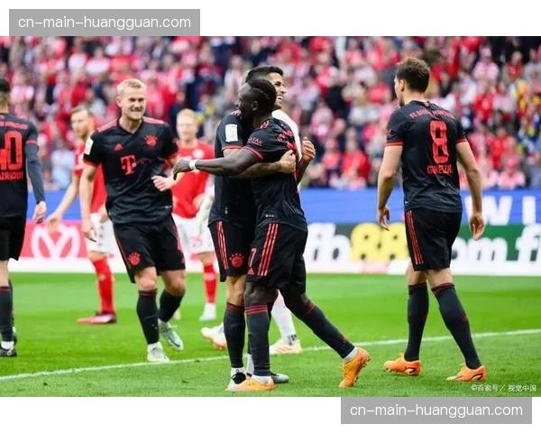 历史回顾:十年前,2015-16赛季的德甲三月同样上演激烈争冠。 历史回顾:十年前,2015-16赛季的德甲三月同样上演激烈争冠。